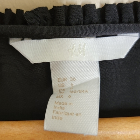 H&M | Black Sleeveless Dress with Gathered Details Size 6 - Picture 4 of 5